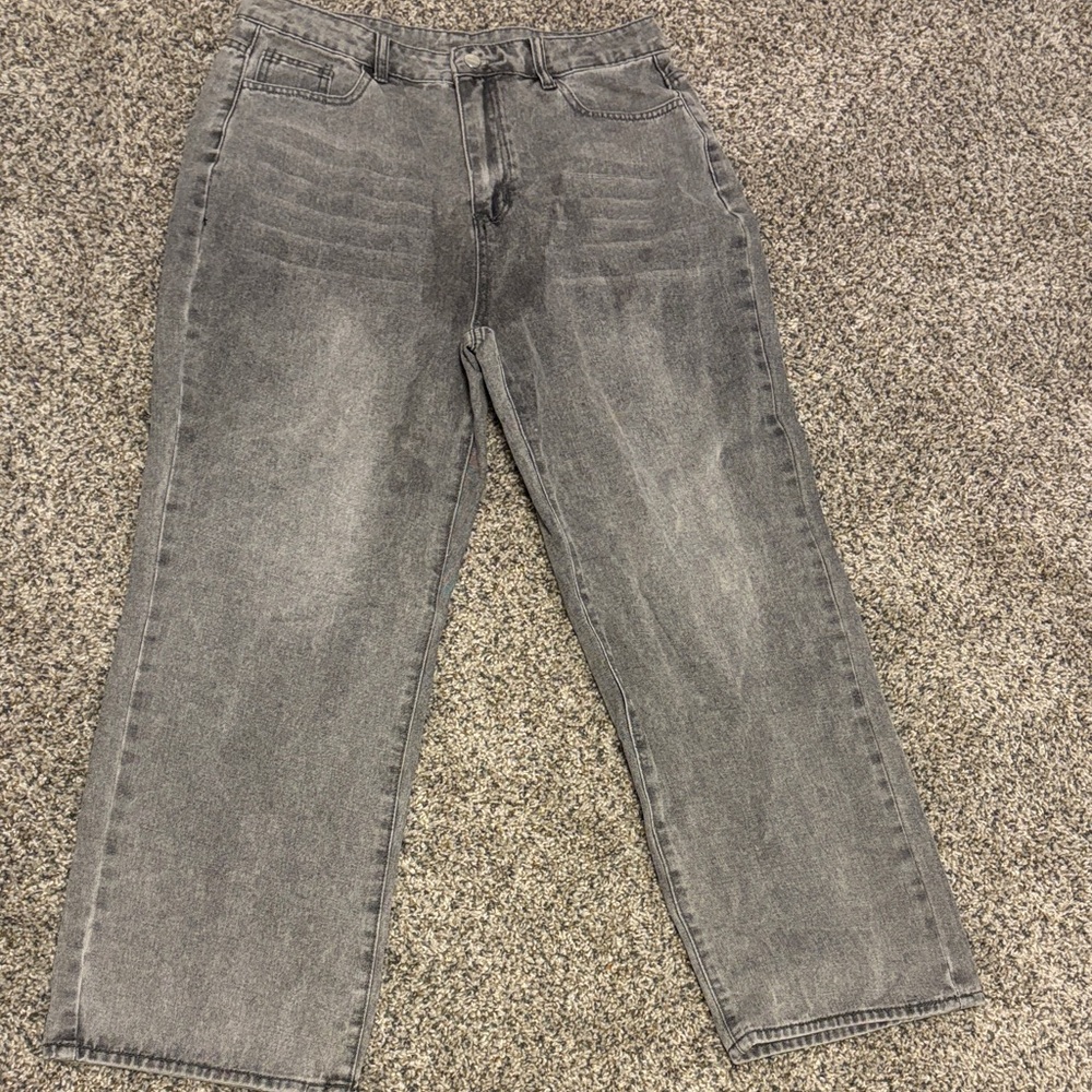 Women’s Loose Fitting Gray Jeans